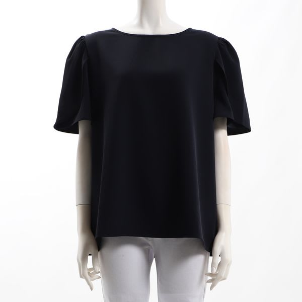 ふんわり袖ラウンドネックブラウス