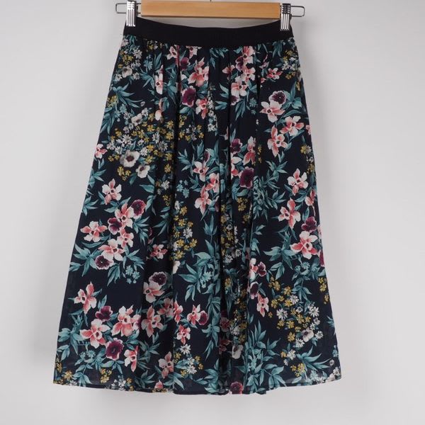 ボタニカル柄フレアスカート