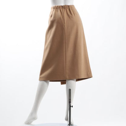 ボタンデザインセミタイトスカート