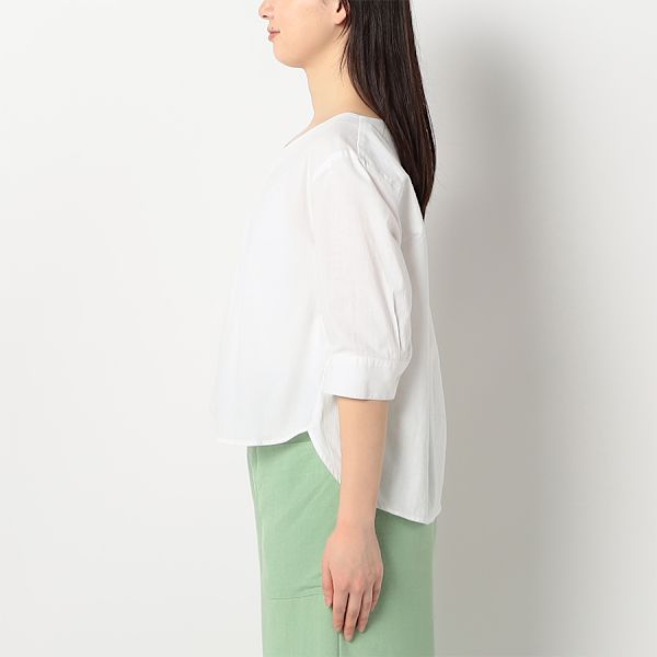 タックデザインブラウス