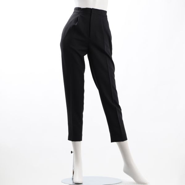 シンプルデザインタックテーパードパンツ