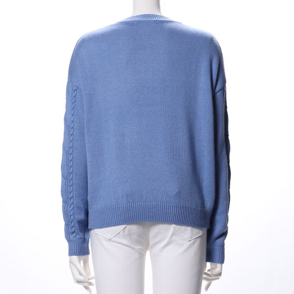 ケーブル編みクルーネックニット