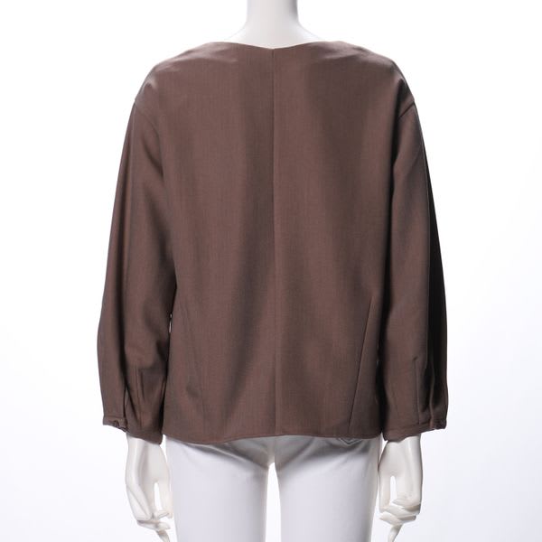 シンプルシルエットVネックブラウス