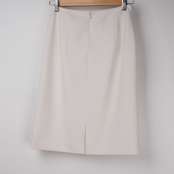シンプルタイトスカート