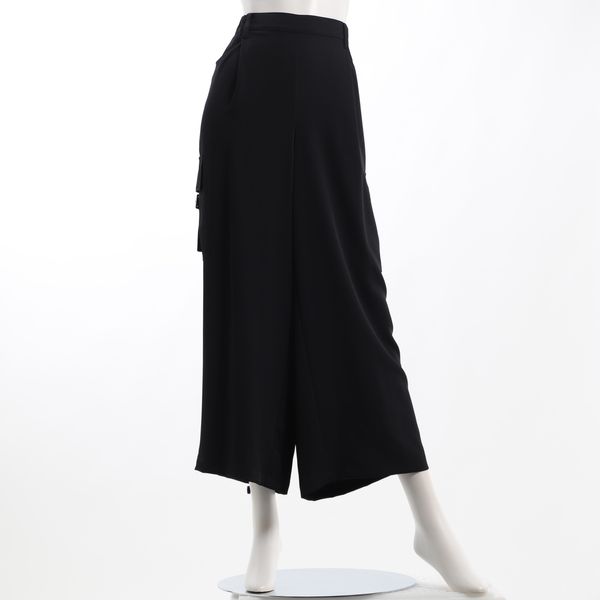 落ち感のあるタック入りワイドシルエットカーゴパンツ