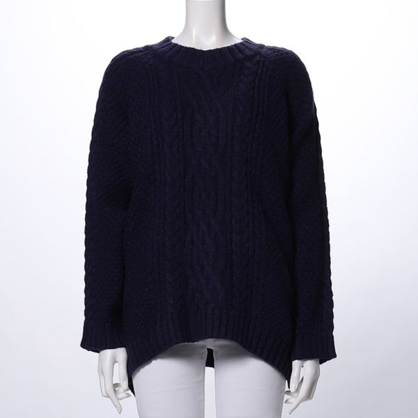 サイドスリット入りケーブルニット