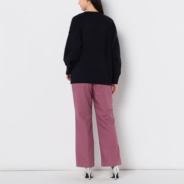 ロゴ入りニット