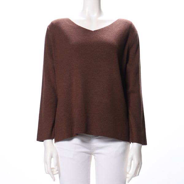 シンプルVネックニット