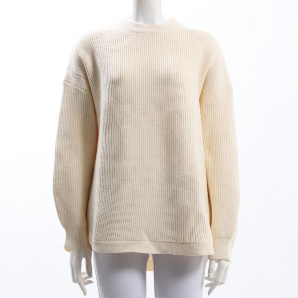 バックテールデザインクルーネックニット