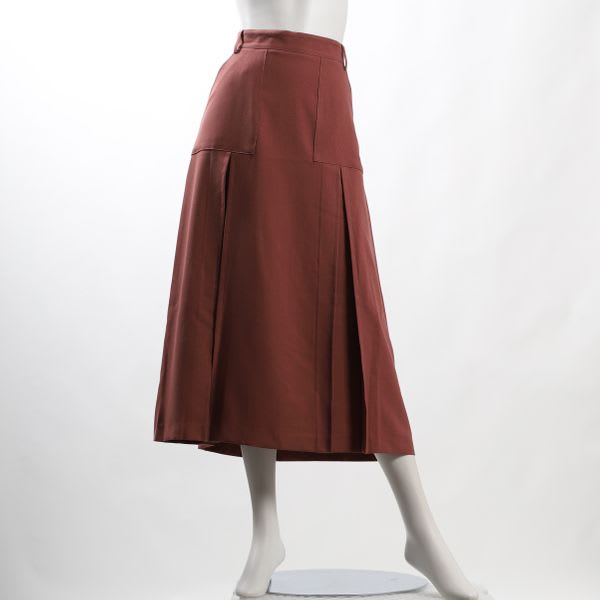 アウトポケットタックスカート