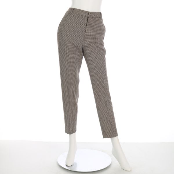 ベルトループ付きテーパードパンツ