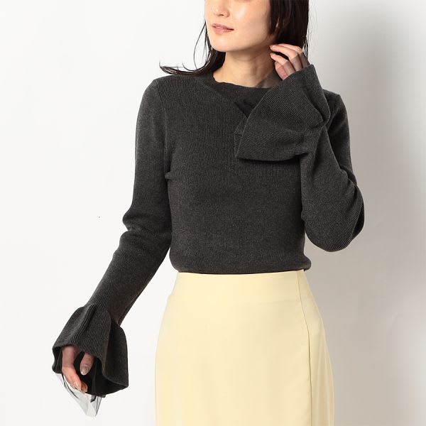 レイヤードデザインフレアスリーブニット