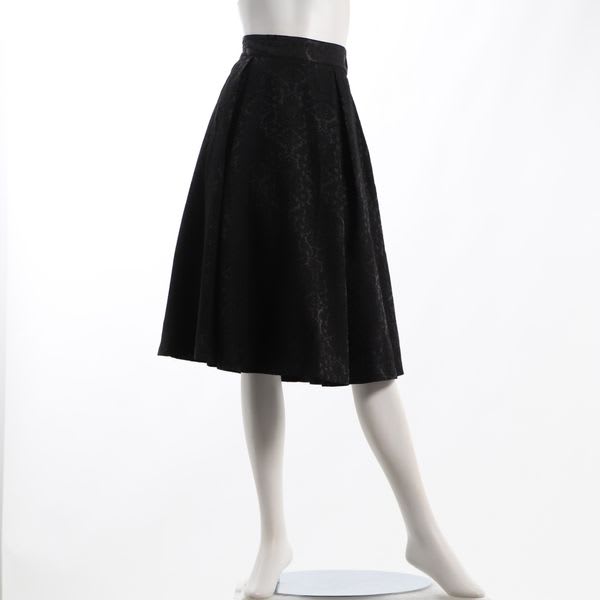 ジャガード総柄タックフレアスカート