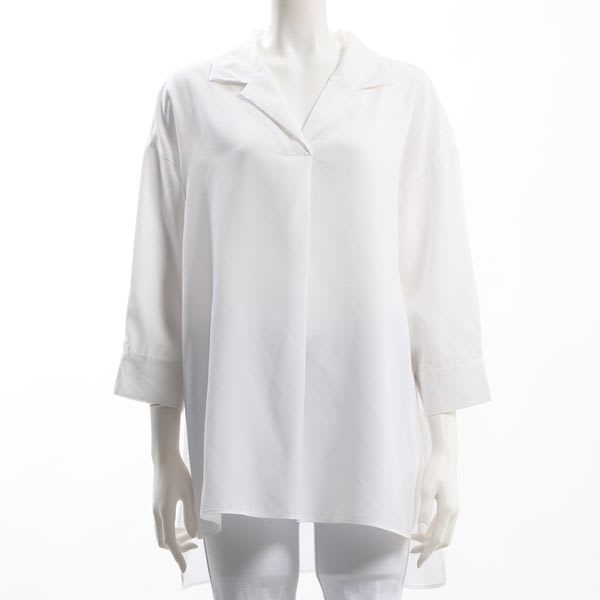 バックテールデザインオープンカラーブラウス