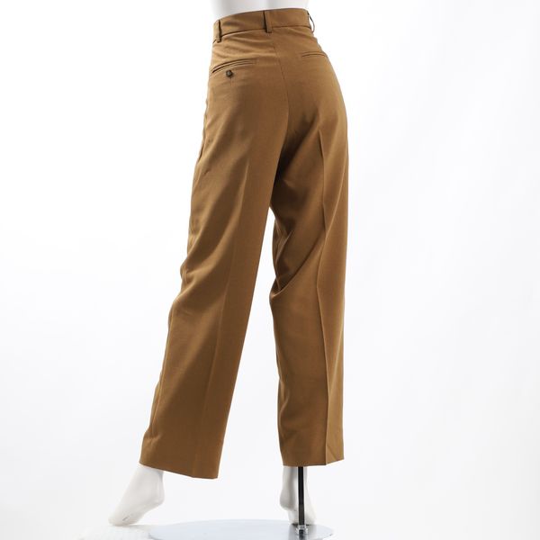 タック入りテーパードパンツ