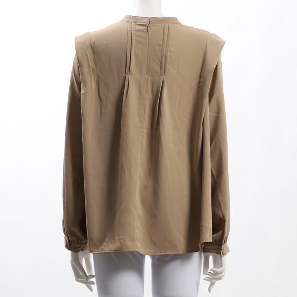 ウィングショルダーバンドカラーブラウス