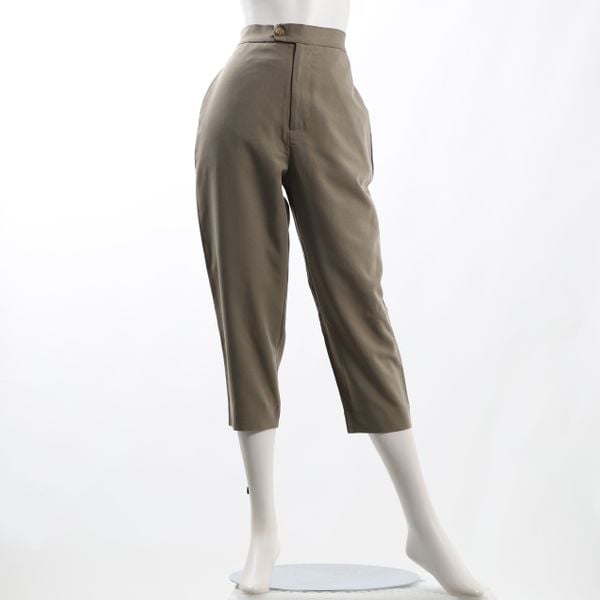シンプルデザインテーパードパンツ