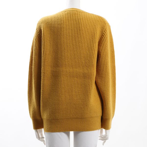 クルーネックミドルゲージニット