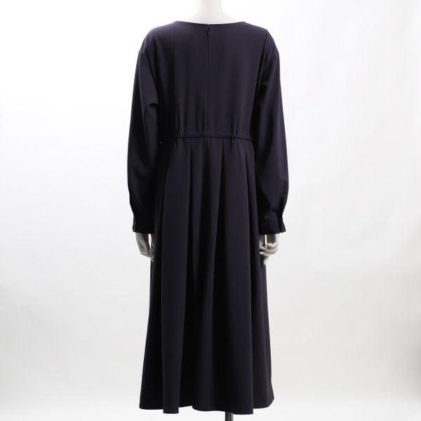 胸元デザインワンピース