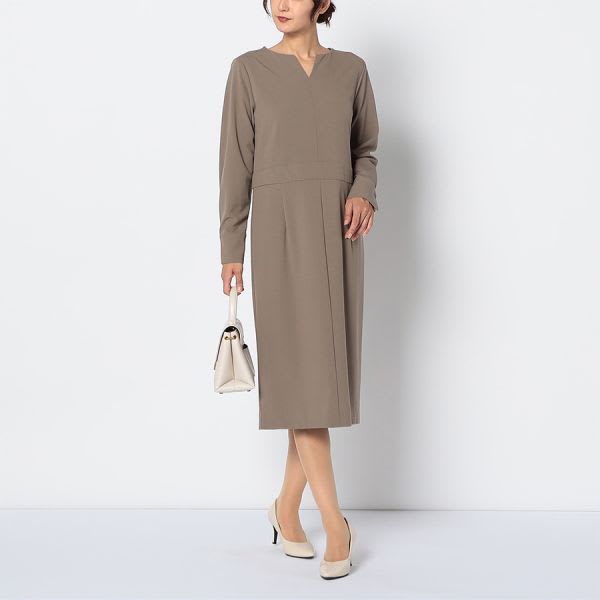 ウエスト切り替えラインオープンフロントネックワンピース