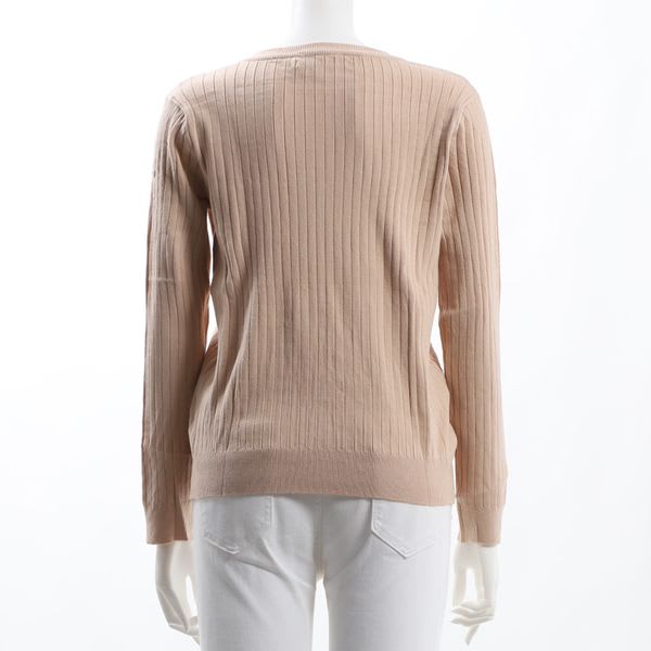 ケーブル模様クルーネックニット