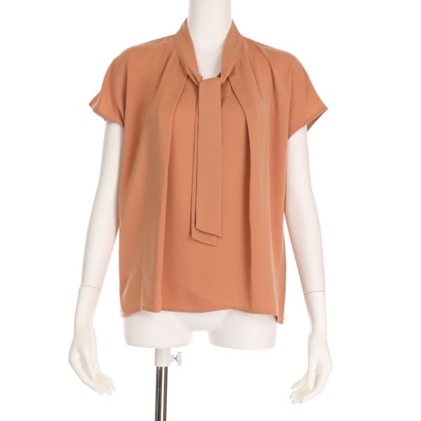 ボウタイブラウス