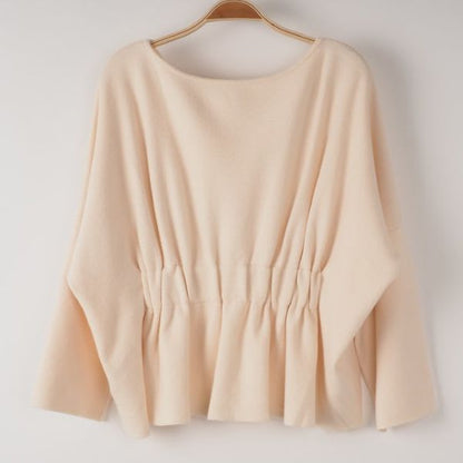 デコルテラインギャザーニット