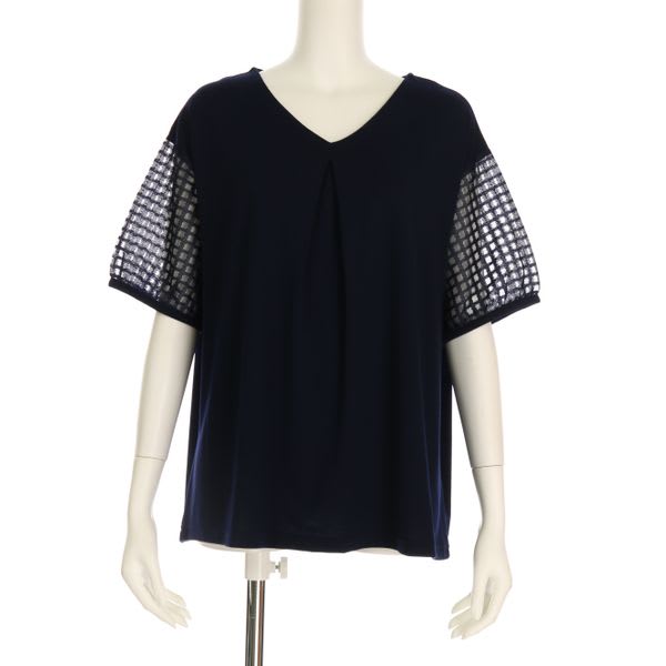 袖透けVネックカットソー