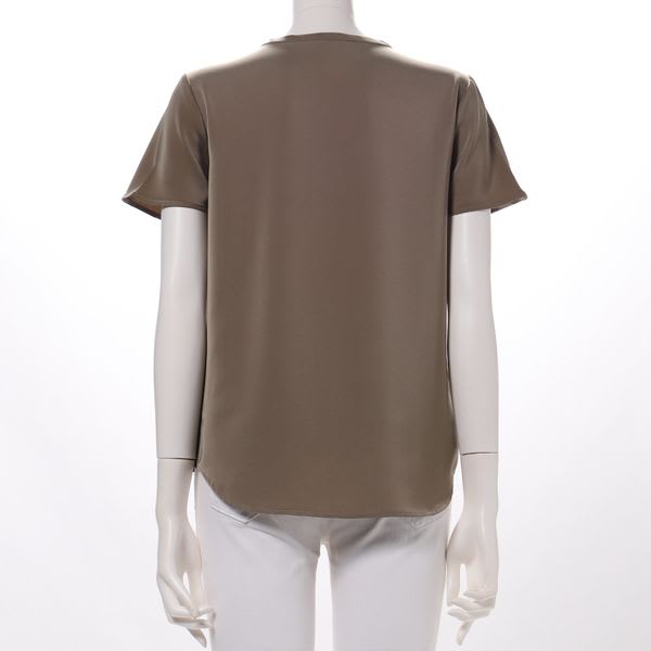 オープンフロントネックブラウス