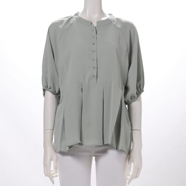 くるみボタンアクセントペプラムブラウス