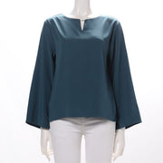 メタルパーツ付きワイドスリーブブラウス