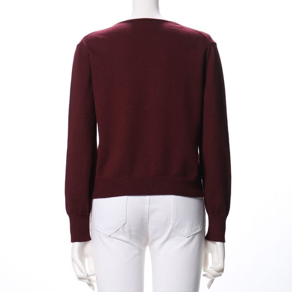 シンプルVネックニット