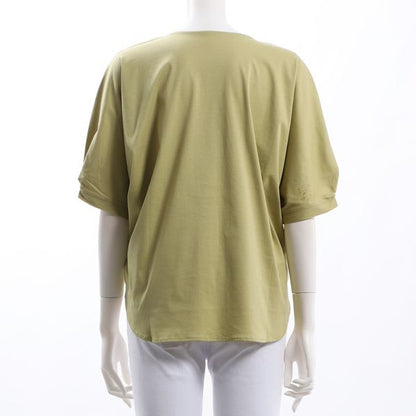 サイドスリット入りVネックカットソー