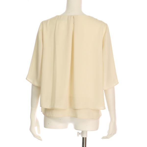 レイヤードデザインブラウス