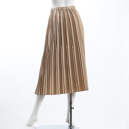 光沢のあるランダムプリーツスカート