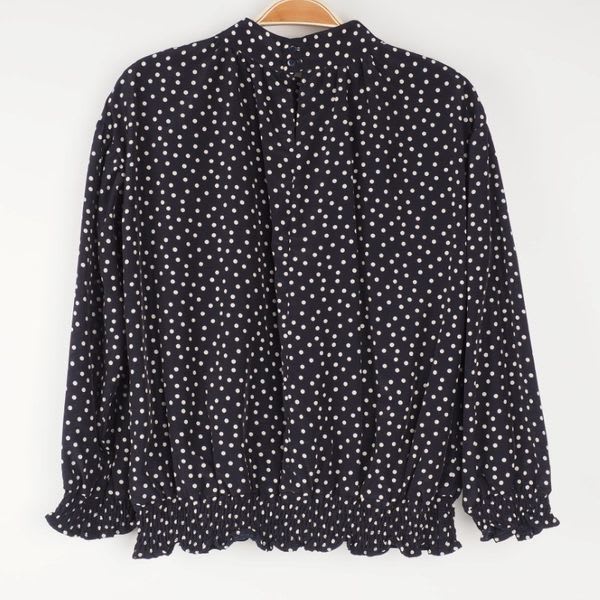 スタンドカラードット柄ブラウス