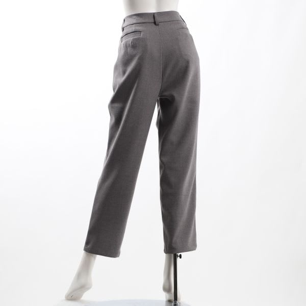 シンプルデザインテーパードパンツ