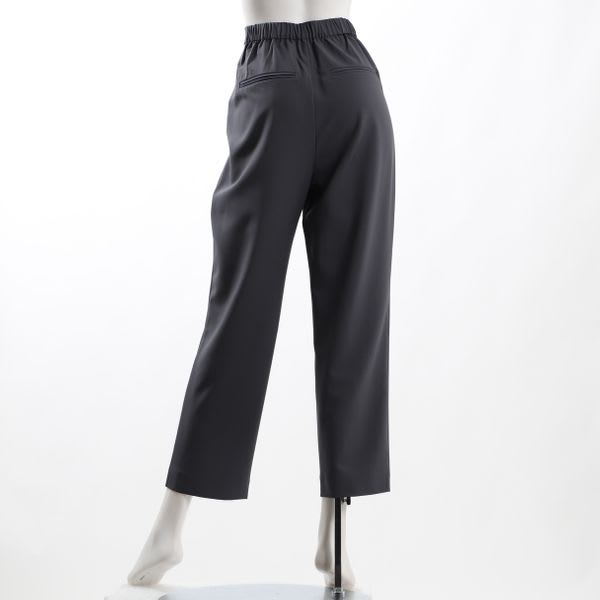 タックテーパードパンツ