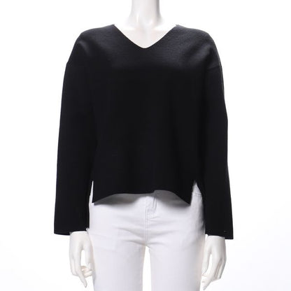 サイドスリット入りVネックニット