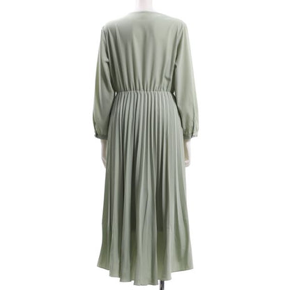 くるみボタンプリーツワンピース