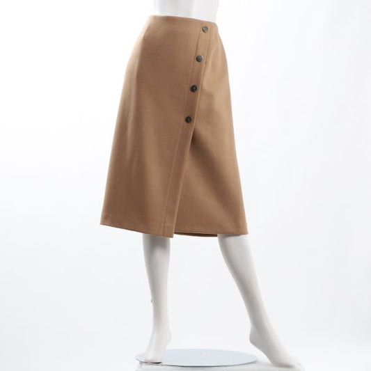 ボタンデザインセミタイトスカート
