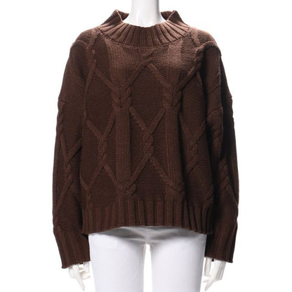 ケーブル編みゆったりニット