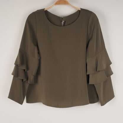 フリルデザインブラウス