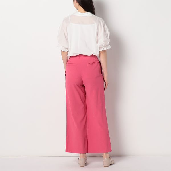 タック入りワイドパンツ