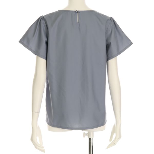 フロントタックブラウス