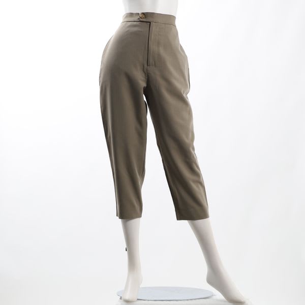 シンプルデザインテーパードパンツ