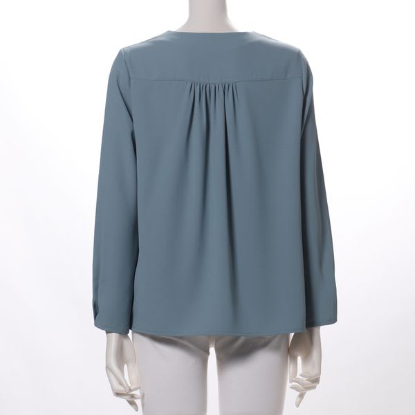 タック袖口バックギャザーブラウス