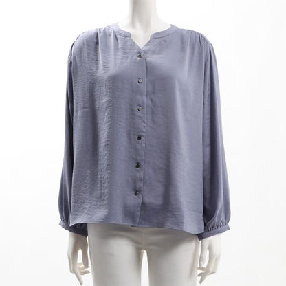 前ボタンデザインブラウス