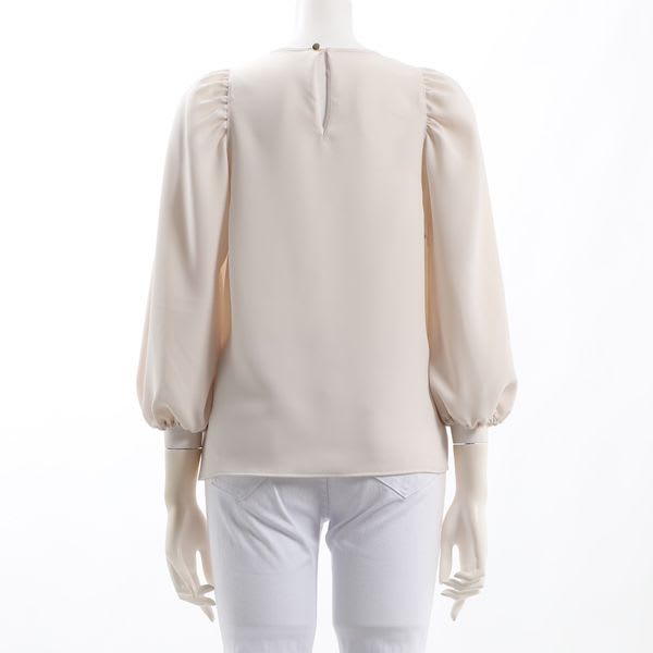 バックボタンデザインパフスリーブブラウス