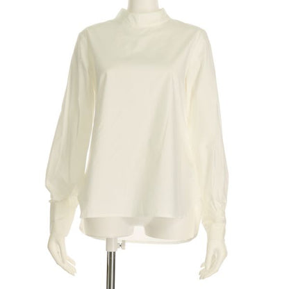 シンプルデザインブラウス